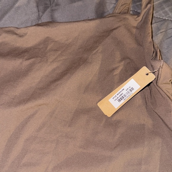 SKIMS FITS EVERYBODY SQUARE NECK BODYSUIT - Picture 3 of 4